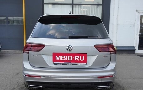 Volkswagen Tiguan II, 2019 год, 3 163 000 рублей, 6 фотография