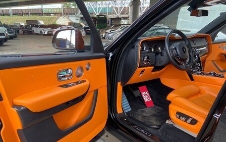 Rolls-Royce Cullinan, 2022 год, 48 560 000 рублей, 4 фотография