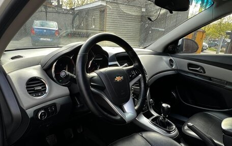 Chevrolet Cruze II, 2012 год, 900 000 рублей, 10 фотография
