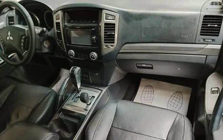 Mitsubishi Pajero IV, 2015 год, 2 395 000 рублей, 9 фотография