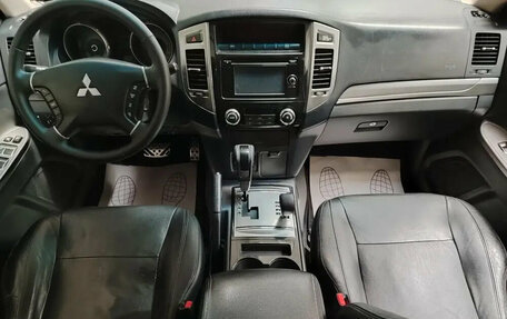 Mitsubishi Pajero IV, 2015 год, 2 395 000 рублей, 10 фотография