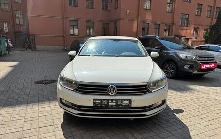 Volkswagen Passat B8 рестайлинг, 2018 год, 1 800 000 рублей, 3 фотография