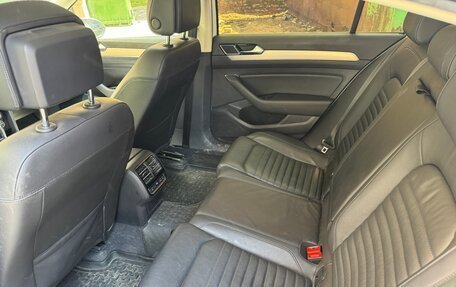 Volkswagen Passat B8 рестайлинг, 2018 год, 1 800 000 рублей, 16 фотография