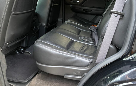 Chevrolet Tahoe III, 2013 год, 2 200 000 рублей, 3 фотография