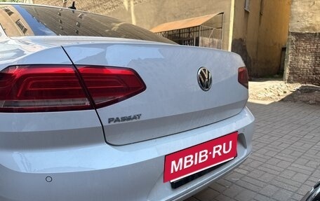 Volkswagen Passat B8 рестайлинг, 2018 год, 1 800 000 рублей, 23 фотография