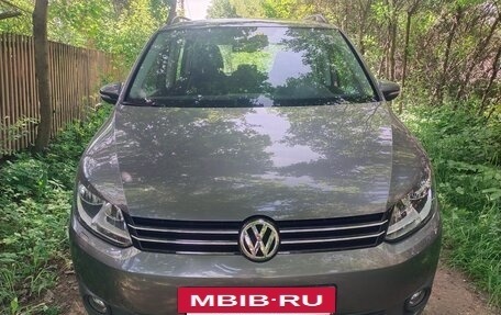 Volkswagen Touran III, 2012 год, 1 690 000 рублей, 4 фотография