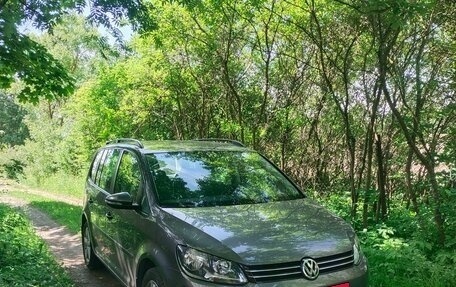 Volkswagen Touran III, 2012 год, 1 690 000 рублей, 2 фотография