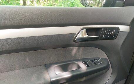 Volkswagen Touran III, 2012 год, 1 690 000 рублей, 21 фотография