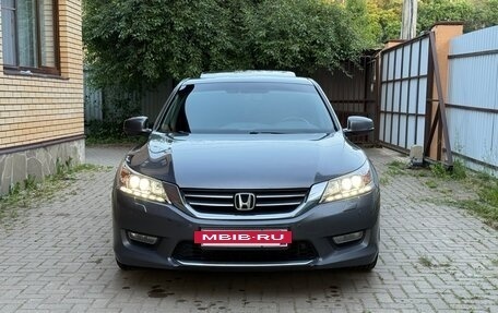 Honda Accord IX рестайлинг, 2013 год, 1 650 000 рублей, 6 фотография