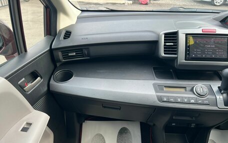 Honda Freed I, 2009 год, 1 149 999 рублей, 20 фотография