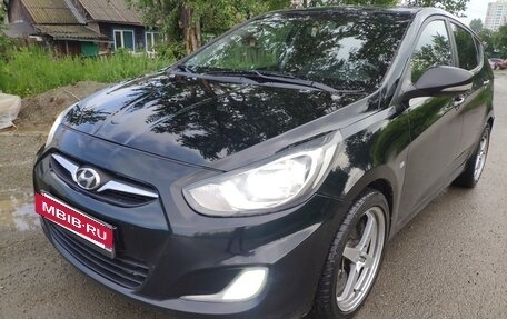 Hyundai Solaris II рестайлинг, 2011 год, 795 000 рублей, 2 фотография