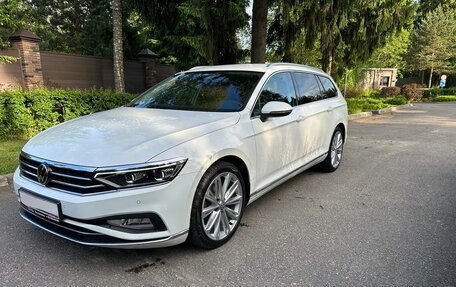 Volkswagen Passat B8 рестайлинг, 2021 год, 3 370 000 рублей, 5 фотография
