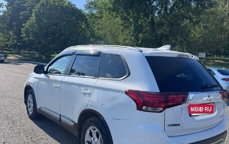 Mitsubishi Outlander III рестайлинг 3, 2021 год, 2 100 000 рублей, 4 фотография