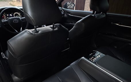 Toyota Camry, 2019 год, 2 700 000 рублей, 11 фотография