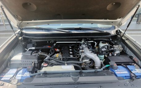 Toyota Land Cruiser Prado 150 рестайлинг 2, 2014 год, 3 600 000 рублей, 11 фотография