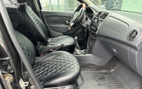 Renault Logan II, 2017 год, 715 000 рублей, 7 фотография