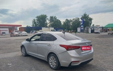Hyundai Solaris II рестайлинг, 2018 год, 900 000 рублей, 1 фотография