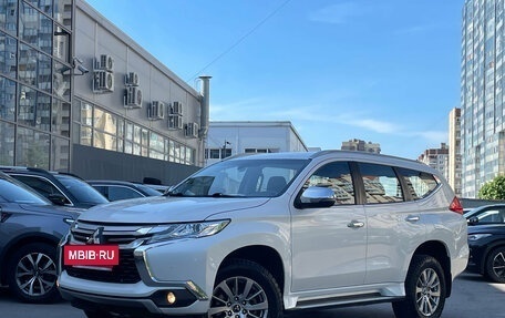 Mitsubishi Pajero Sport III рестайлинг, 2019 год, 2 639 000 рублей, 2 фотография