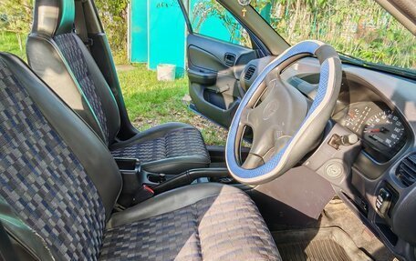 Mazda Familia Y11, 2000 год, 470 000 рублей, 3 фотография