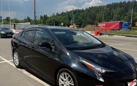 Toyota Prius IV XW50, 2018 год, 2 000 000 рублей, 1 фотография