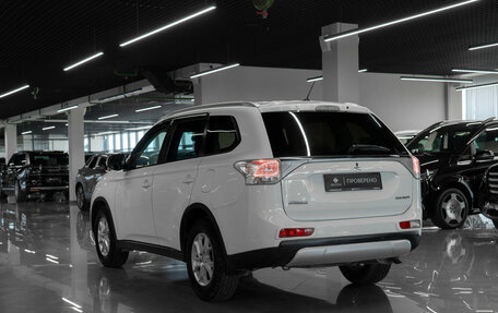 Mitsubishi Outlander III рестайлинг 3, 2014 год, 1 280 000 рублей, 4 фотография