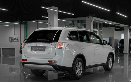 Mitsubishi Outlander III рестайлинг 3, 2014 год, 1 280 000 рублей, 5 фотография