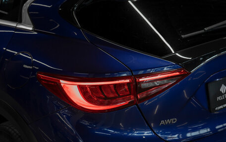 Infiniti QX30, 2017 год, 2 300 000 рублей, 25 фотография