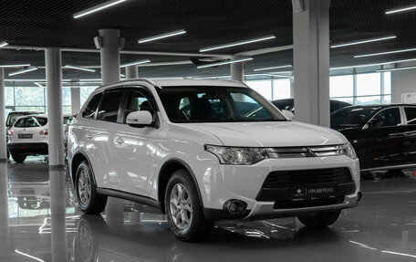 Mitsubishi Outlander III рестайлинг 3, 2014 год, 1 280 000 рублей, 2 фотография