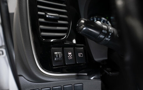Mitsubishi Outlander III рестайлинг 3, 2014 год, 1 280 000 рублей, 16 фотография