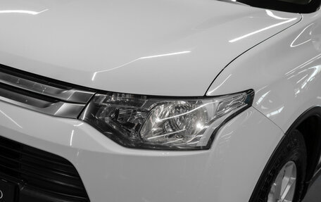 Mitsubishi Outlander III рестайлинг 3, 2014 год, 1 280 000 рублей, 19 фотография