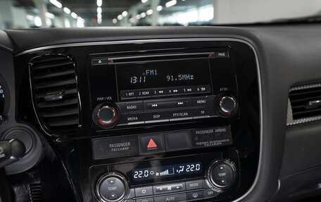 Mitsubishi Outlander III рестайлинг 3, 2014 год, 1 280 000 рублей, 14 фотография