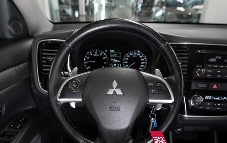 Mitsubishi Outlander III рестайлинг 3, 2014 год, 1 280 000 рублей, 10 фотография