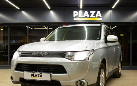Mitsubishi Outlander III рестайлинг 3, 2013 год, 1 449 000 рублей, 5 фотография