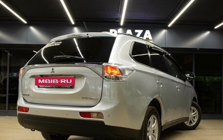 Mitsubishi Outlander III рестайлинг 3, 2013 год, 1 449 000 рублей, 6 фотография