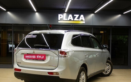 Mitsubishi Outlander III рестайлинг 3, 2013 год, 1 449 000 рублей, 4 фотография