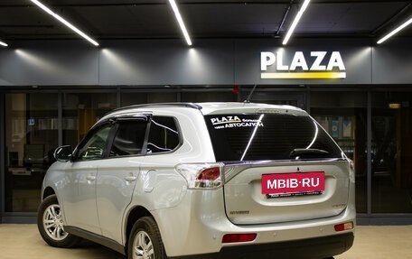 Mitsubishi Outlander III рестайлинг 3, 2013 год, 1 449 000 рублей, 3 фотография
