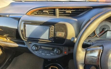 Toyota Vitz, 2019 год, 1 300 000 рублей, 5 фотография