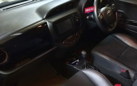 Toyota Vitz, 2019 год, 1 300 000 рублей, 6 фотография