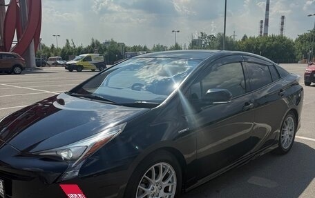 Toyota Prius IV XW50, 2018 год, 2 000 000 рублей, 2 фотография