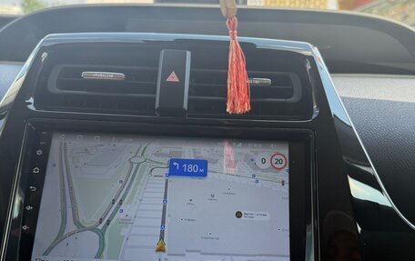 Toyota Prius IV XW50, 2018 год, 2 000 000 рублей, 16 фотография