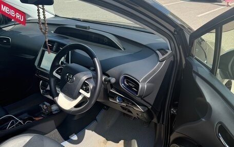 Toyota Prius IV XW50, 2018 год, 2 000 000 рублей, 8 фотография