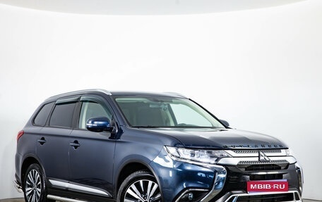 Mitsubishi Outlander III рестайлинг 3, 2021 год, 2 649 000 рублей, 1 фотография
