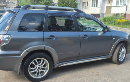 Mitsubishi Outlander III рестайлинг 3, 2005 год, 675 000 рублей, 7 фотография
