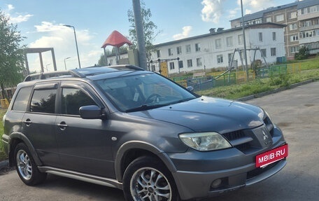 Mitsubishi Outlander III рестайлинг 3, 2005 год, 675 000 рублей, 2 фотография