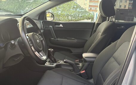 KIA Sportage IV рестайлинг, 2021 год, 2 250 000 рублей, 10 фотография