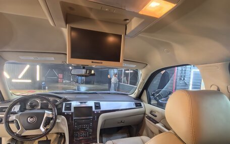 Cadillac Escalade III, 2010 год, 2 350 000 рублей, 8 фотография