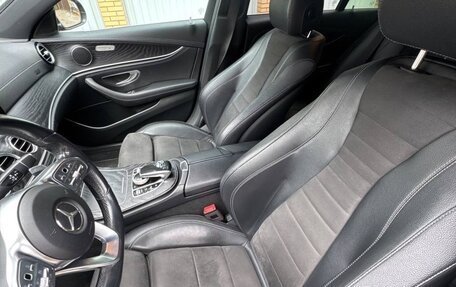 Mercedes-Benz E-Класс, 2019 год, 3 650 000 рублей, 8 фотография