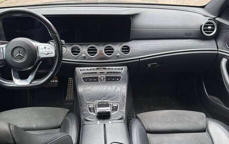Mercedes-Benz E-Класс, 2019 год, 3 650 000 рублей, 6 фотография