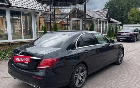 Mercedes-Benz E-Класс, 2019 год, 3 650 000 рублей, 4 фотография