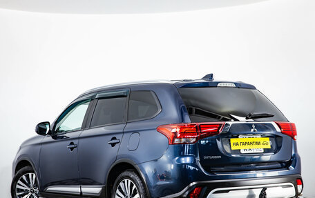 Mitsubishi Outlander III рестайлинг 3, 2021 год, 2 649 000 рублей, 7 фотография